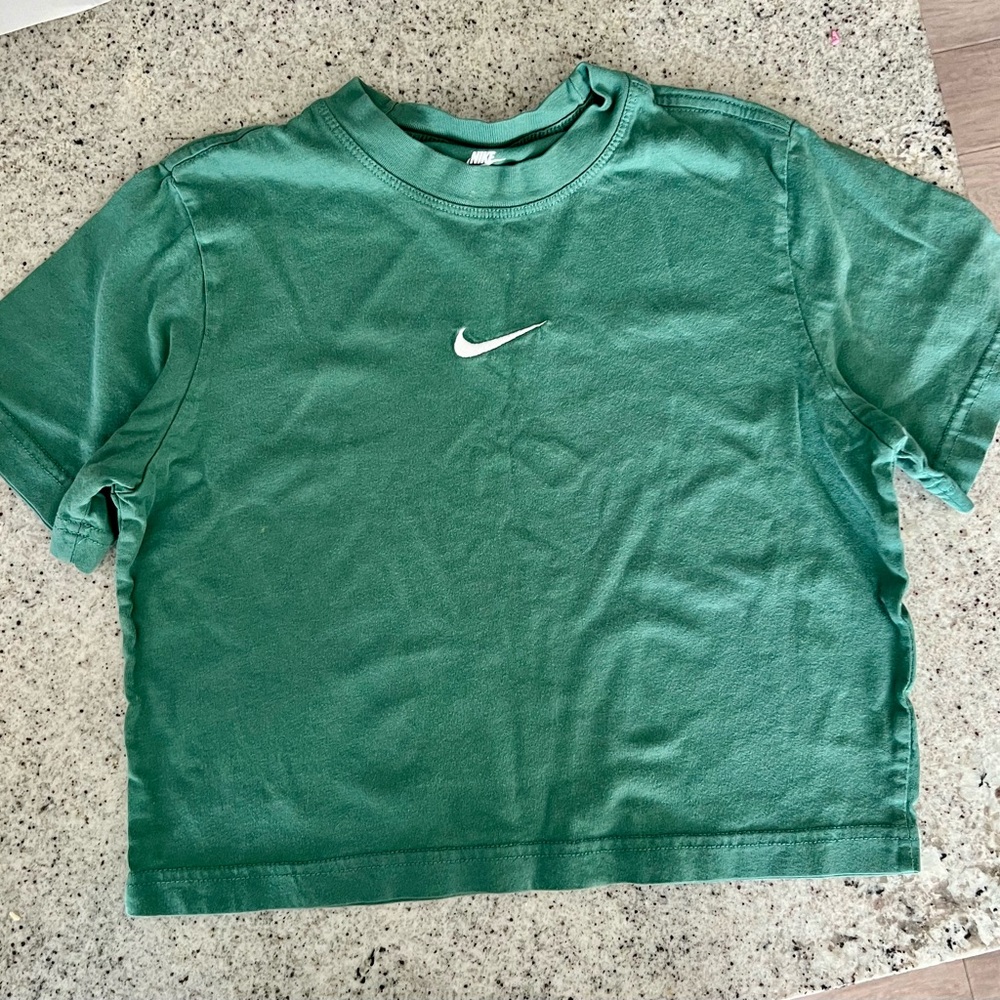 Nike shirt girls youth small green